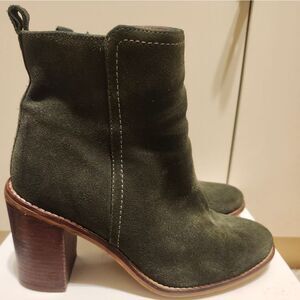 Seychelles for Anthropologie Hunter Green Luxe Suede Ankle Boots Sz.9 Ret.$180